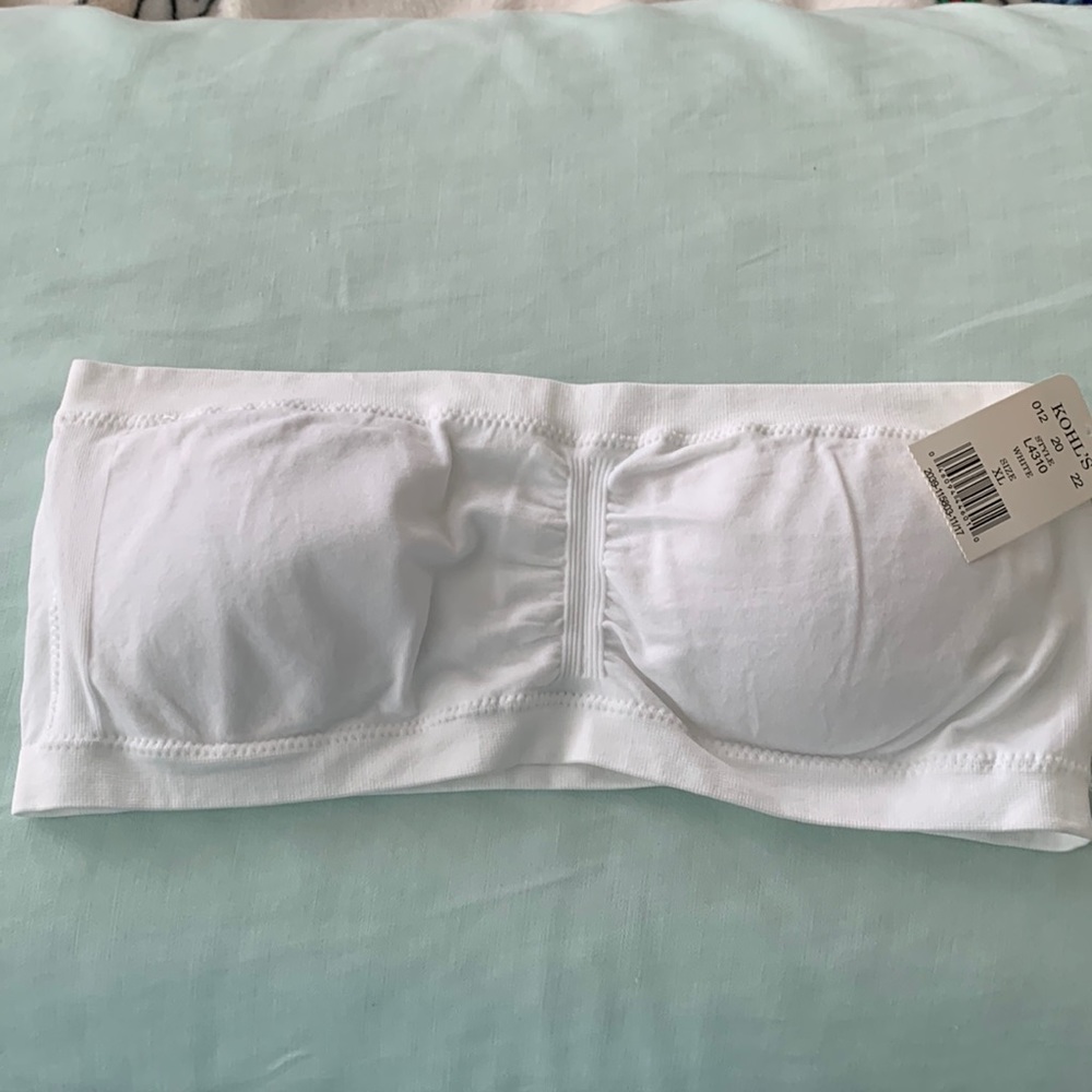 Strapless White Bra with Removable pads.